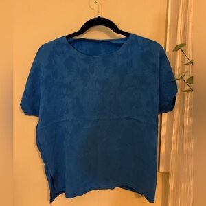 Blue Floral Textured Short Sleeve Women's Top
